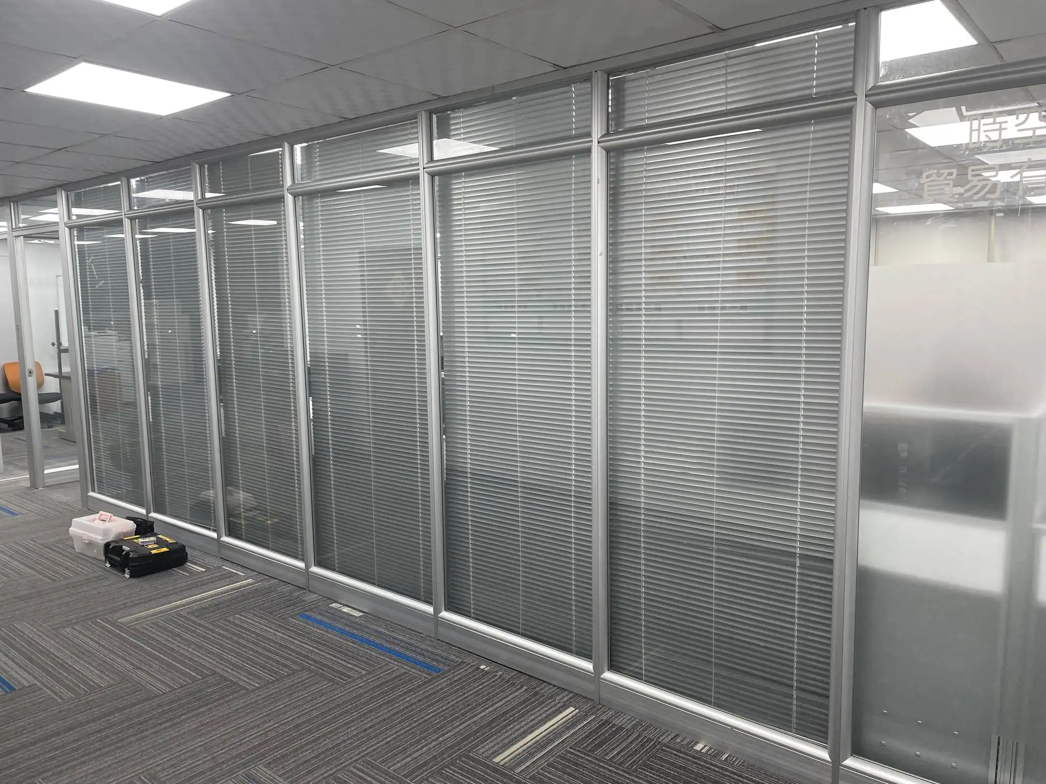 二手辦公家具案例 - 屏風隔間